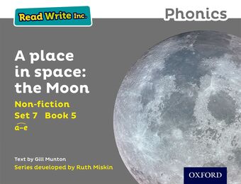 Read Write Inc Phonics: Grey Set 7 Non-fiction 5 A Place in Space: The Moon book cover