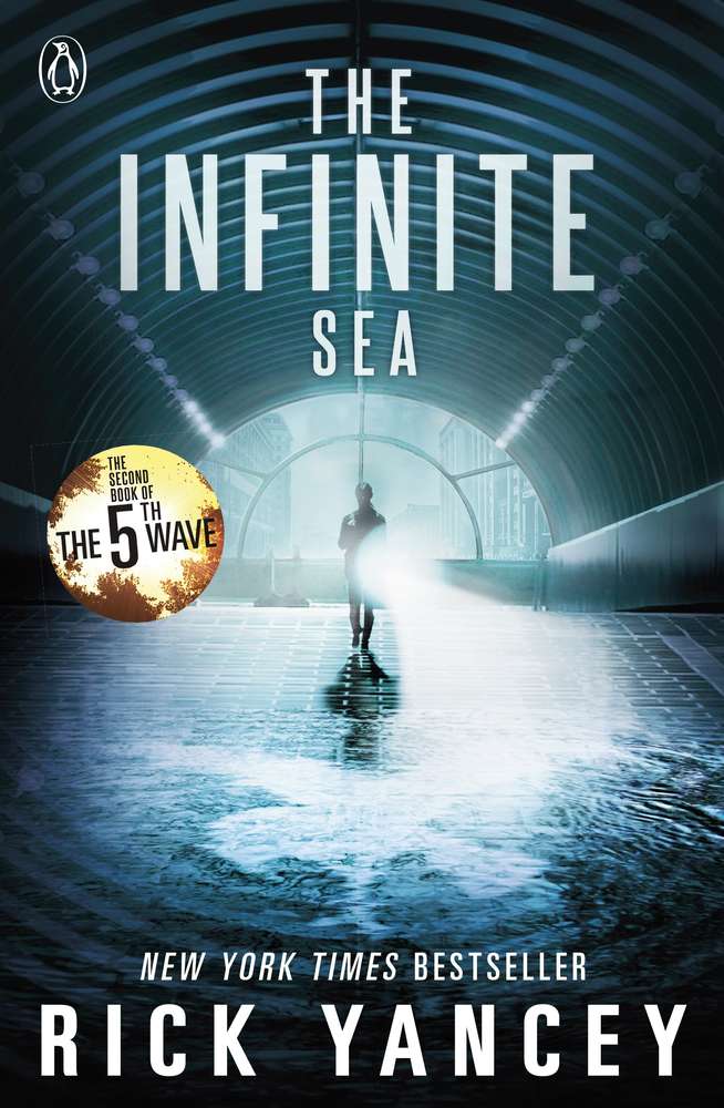 The 5th Wave: The Infinite Sea (Book 2) book cover